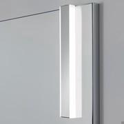 Détail de deux spots LED appliqués sur un miroir Wap avec un profilé brillant en aluminium